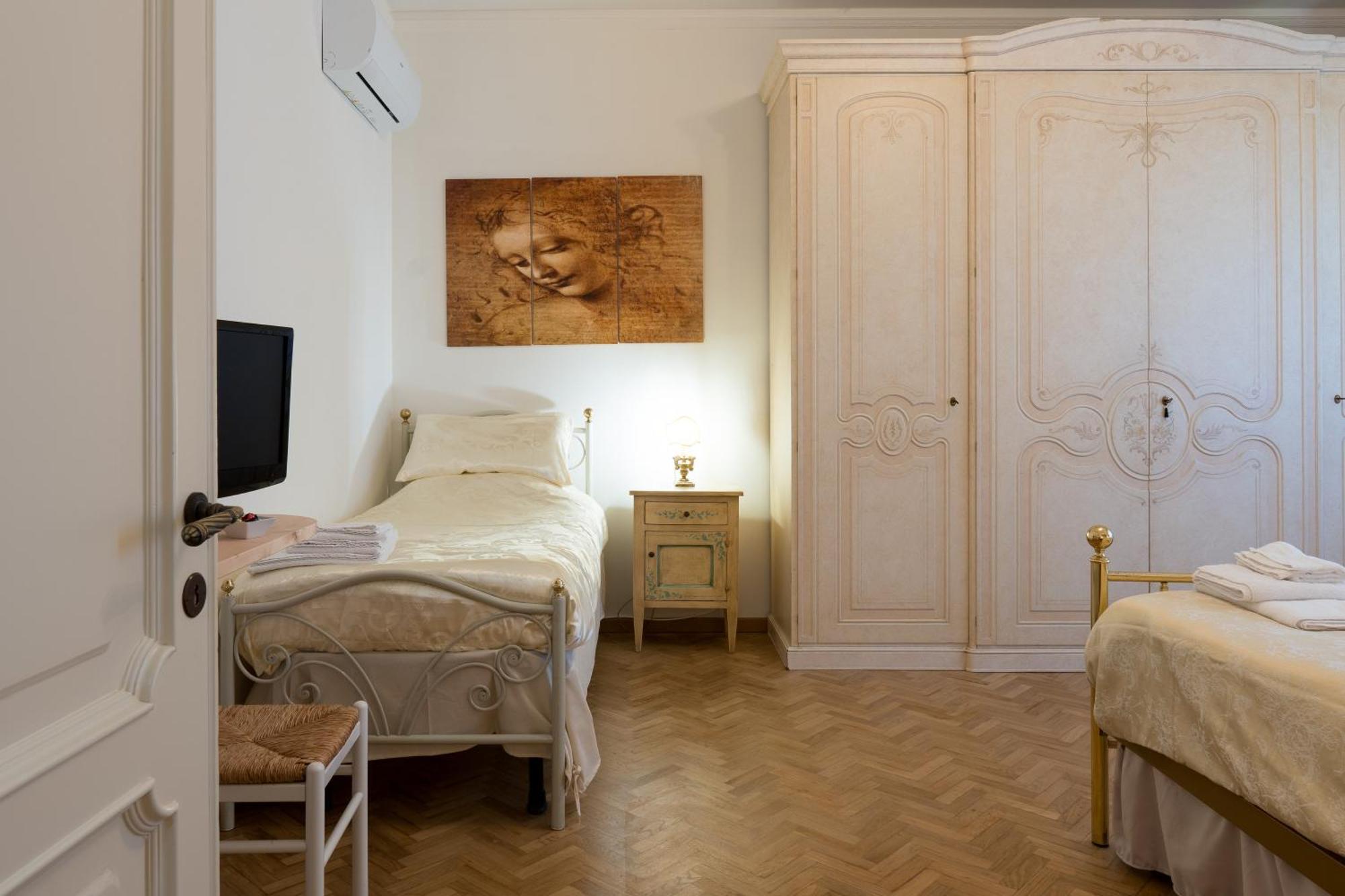 Art Rooms Ареццо Экстерьер фото